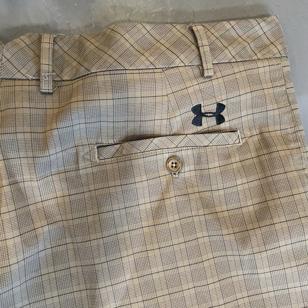 Under Armour Performance Golf Shorts Tan Plaid Casual Mens Size 38 Flat Front - Picture 7 of 7